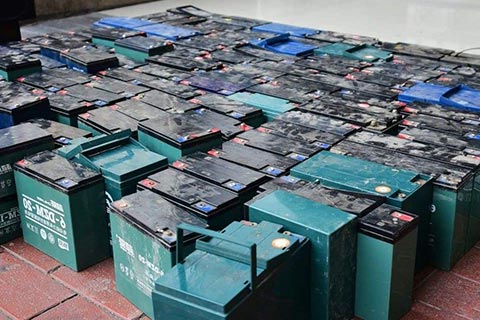 任城南张附近回收叉车蓄电池,正规公司高价收钛酸锂电池|高价铅酸蓄电池回收